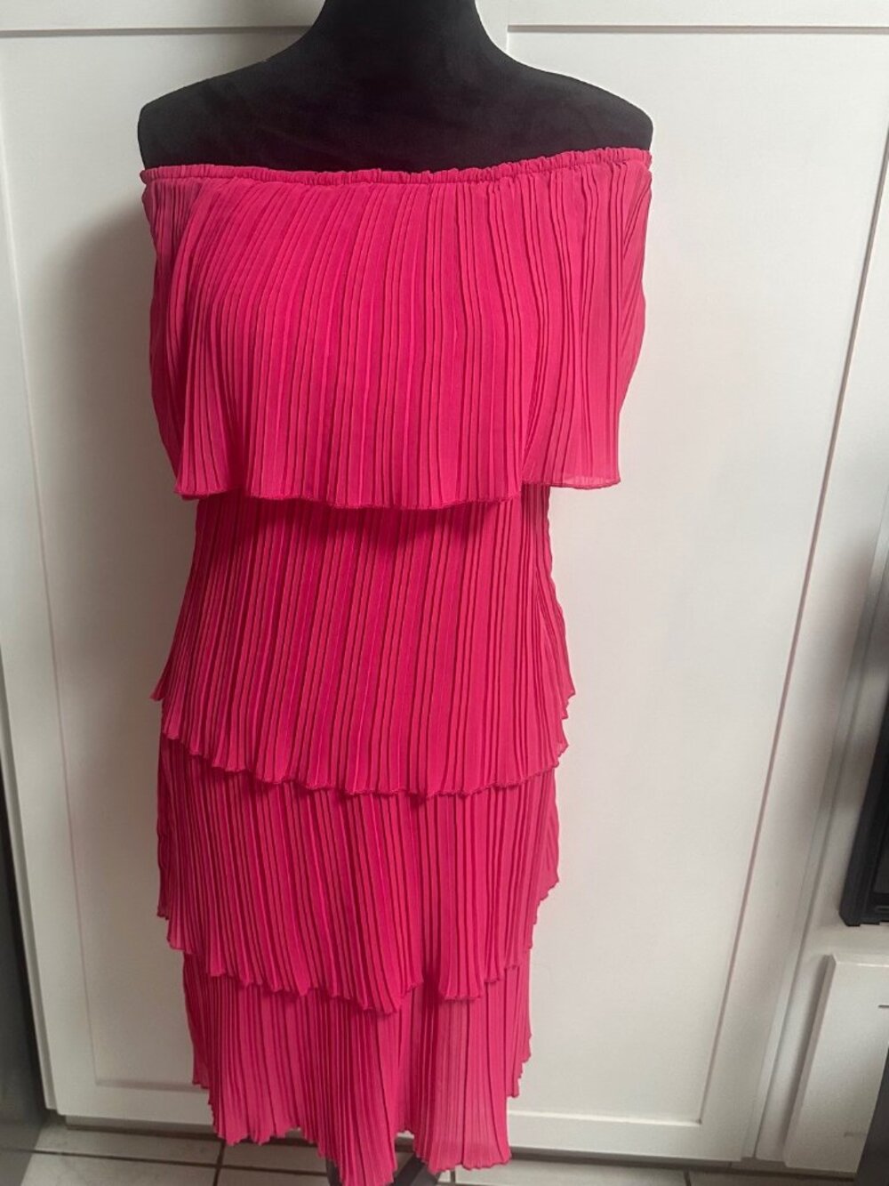 Pink Lady Off the Shoulder Pink Tiered Dress Small Wedding Party